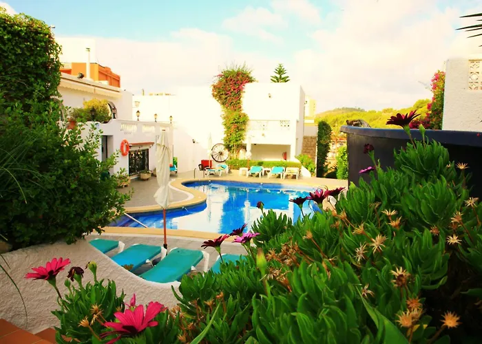 Villa Columbus Rooms And Restaurant Peguera